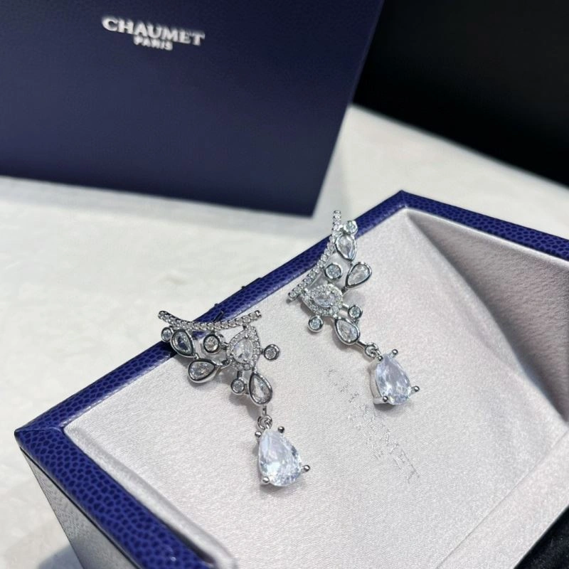 UrbanChic Chaumet Earrings 212325