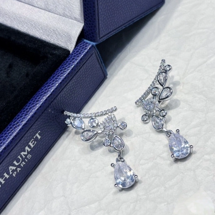 UrbanChic Chaumet Earrings 212325