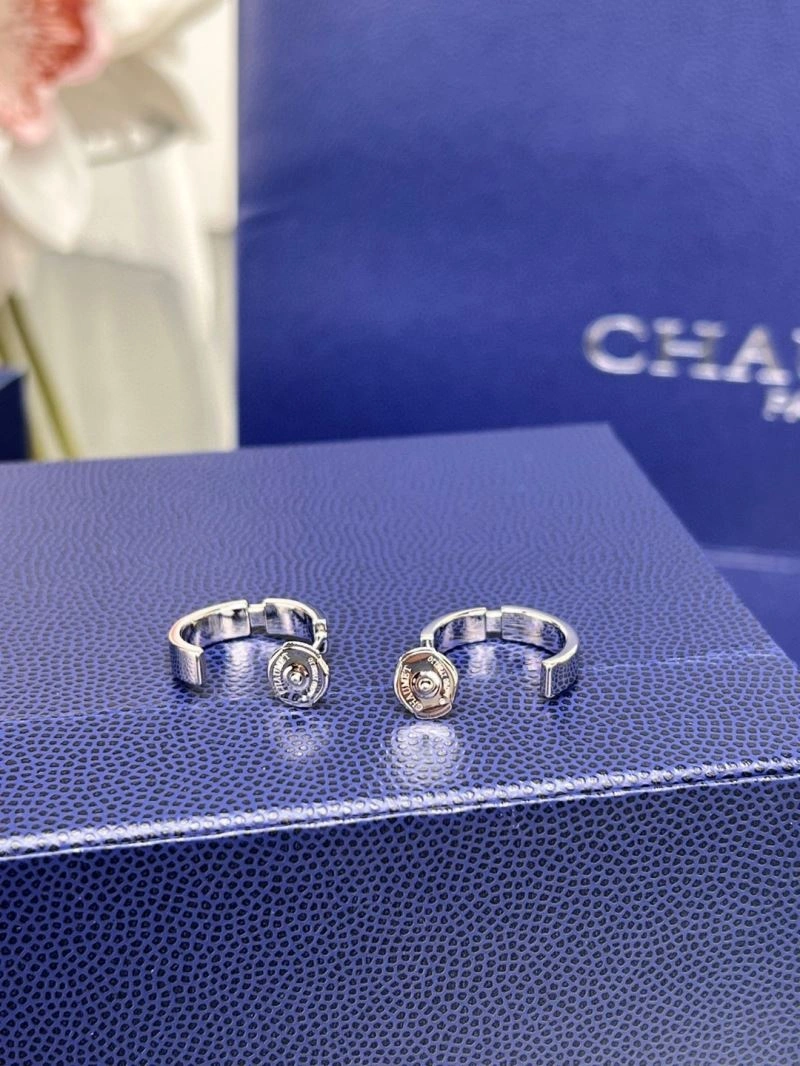 Versatile Chaumet Earrings 211396