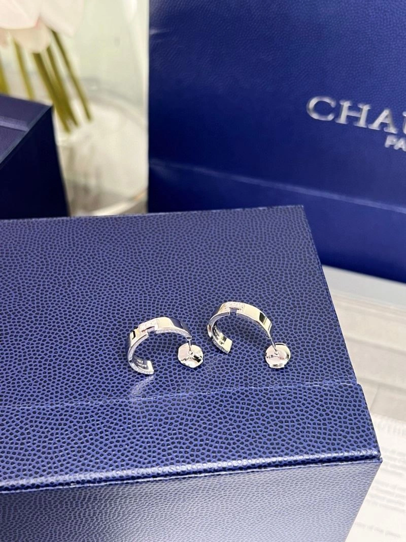 Versatile Chaumet Earrings 211396
