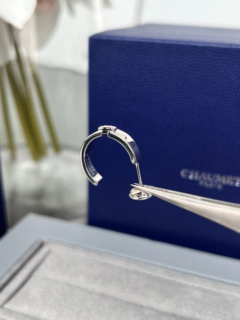 Versatile Chaumet Earrings 211396