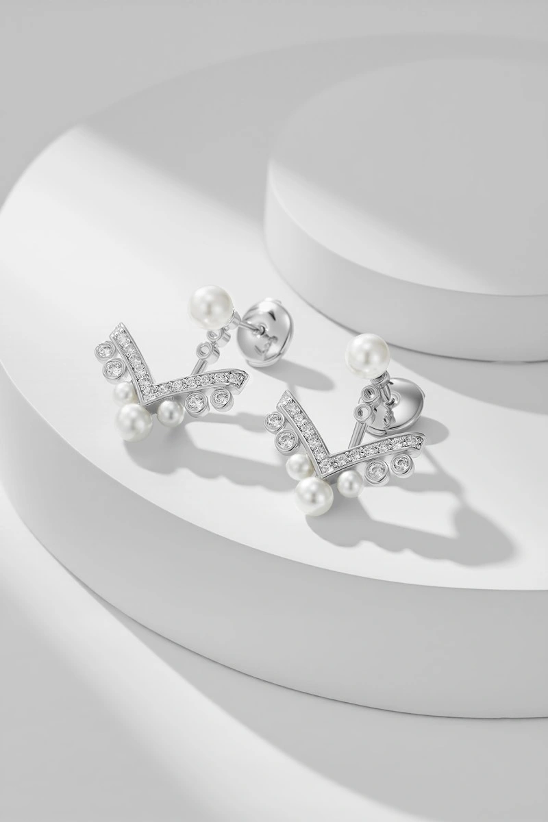 Practical Chaumet Earrings 208131