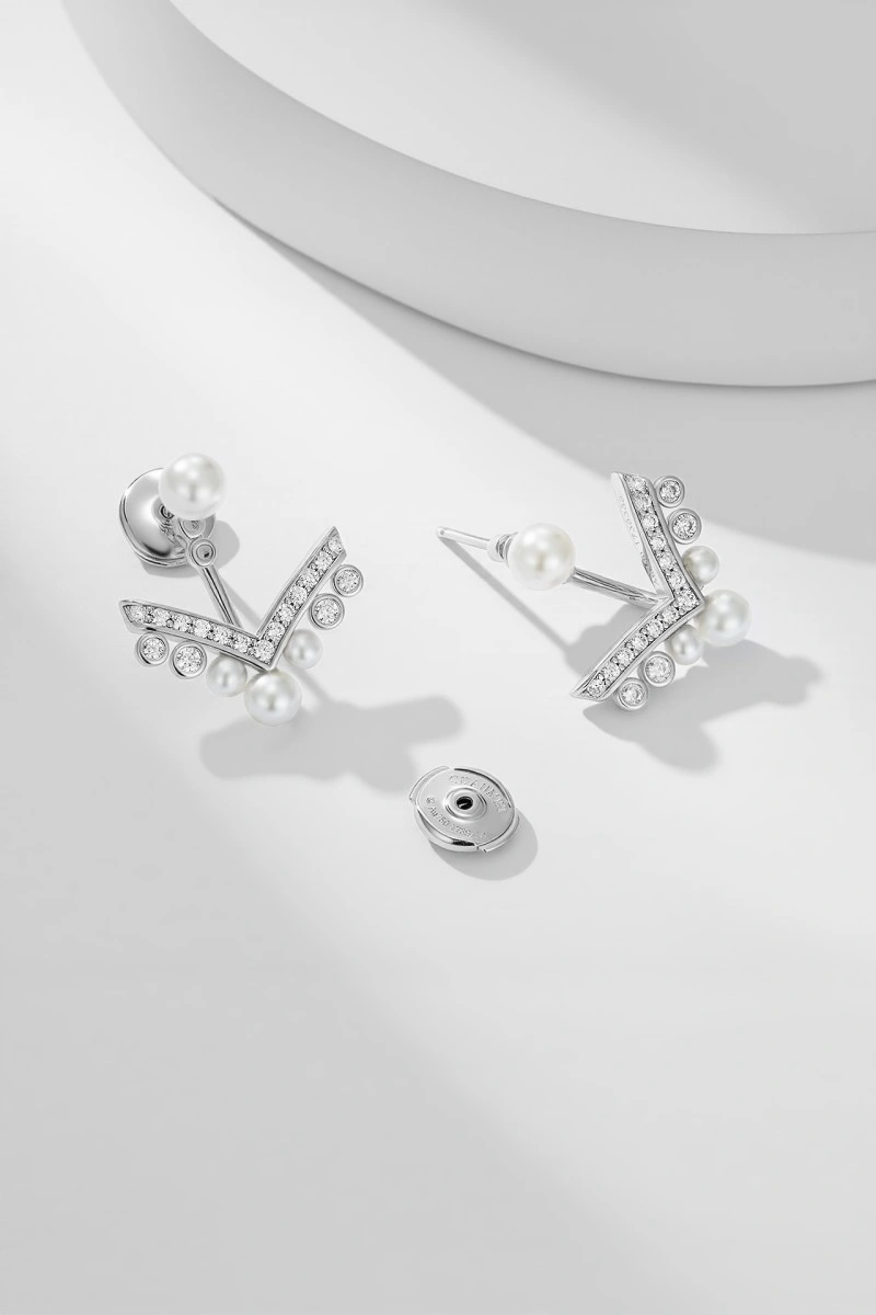 Practical Chaumet Earrings 208131