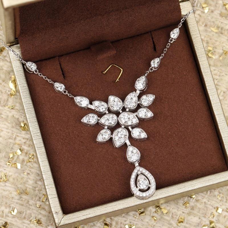 FashionForward Chaumet Necklaces 213997