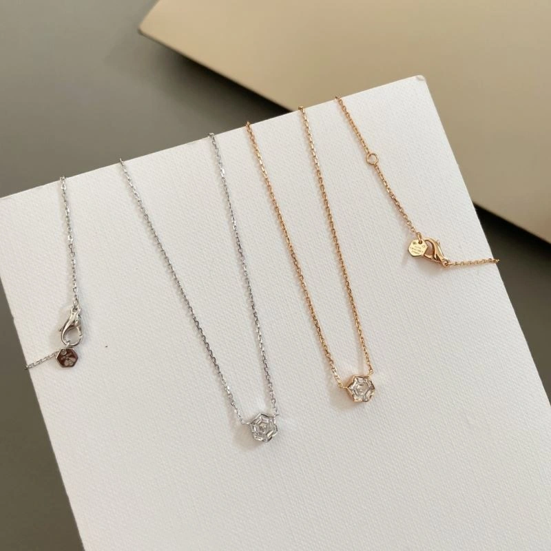 Trendsetting Chaumet Necklaces 214002