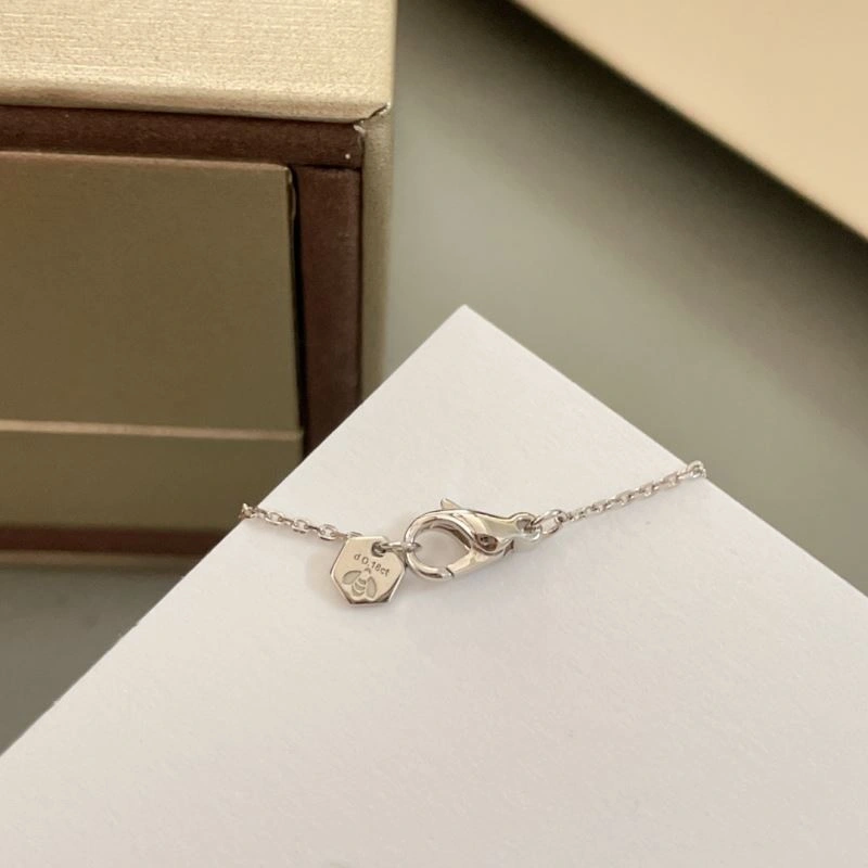 Trendsetting Chaumet Necklaces 214002