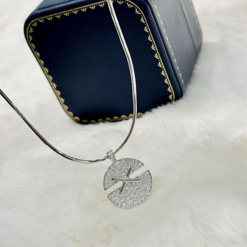 Lightweight Chaumet Necklaces 213553