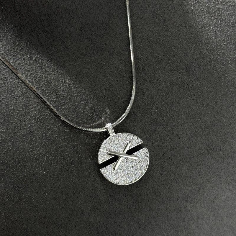 Lightweight Chaumet Necklaces 213553