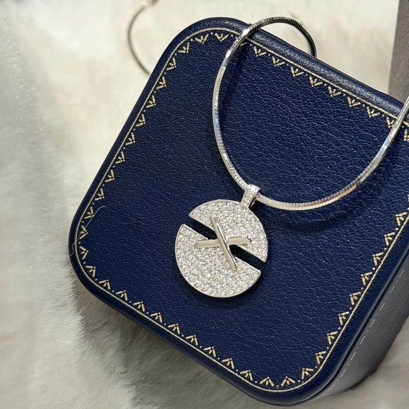 Lightweight Chaumet Necklaces 213553