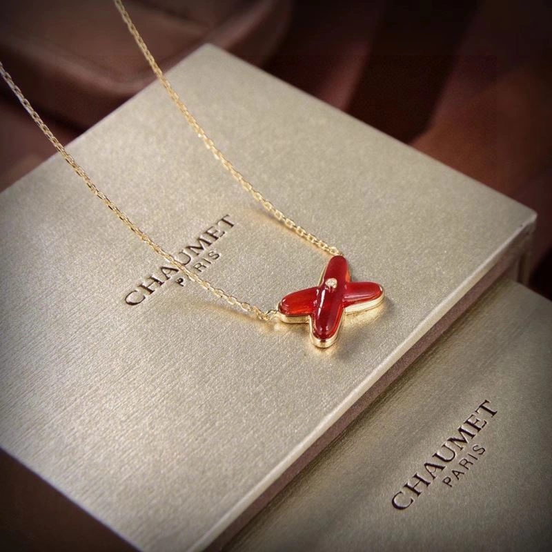 Trendsetting Chaumet Necklaces 213525