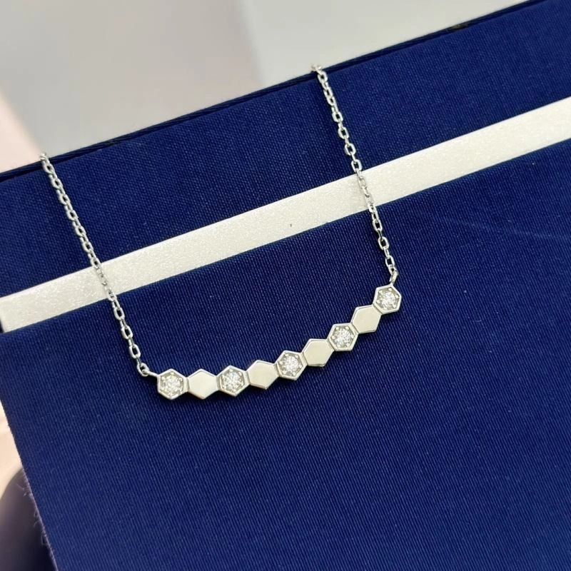Functional Chaumet Necklaces 214652