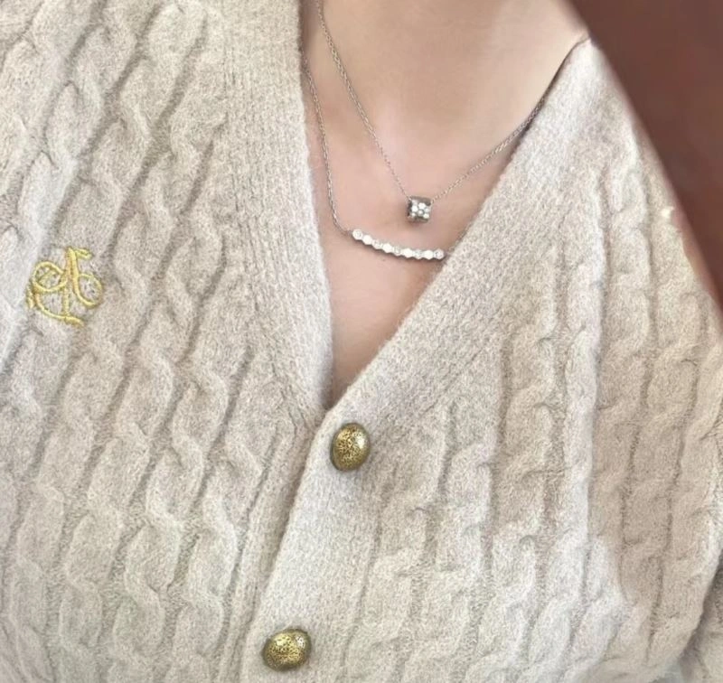 Functional Chaumet Necklaces 214652