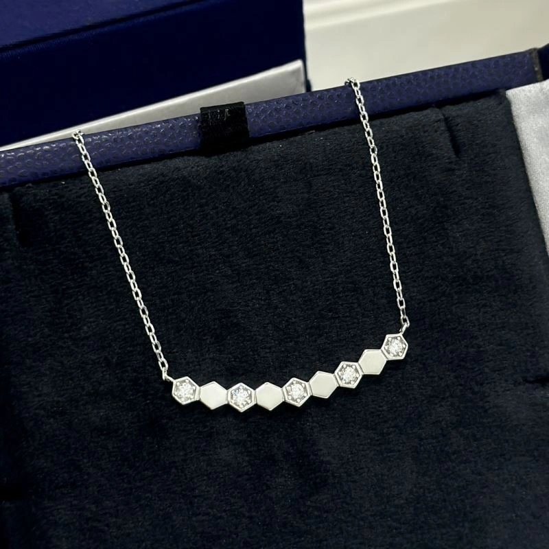 Functional Chaumet Necklaces 214652