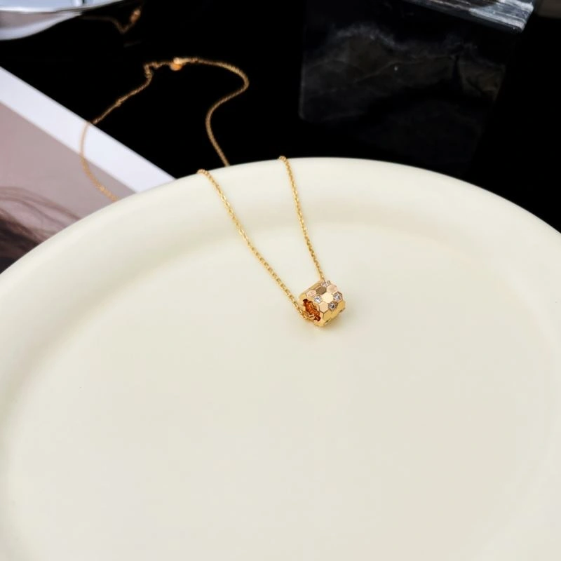 Breathable Chaumet Necklaces 213098