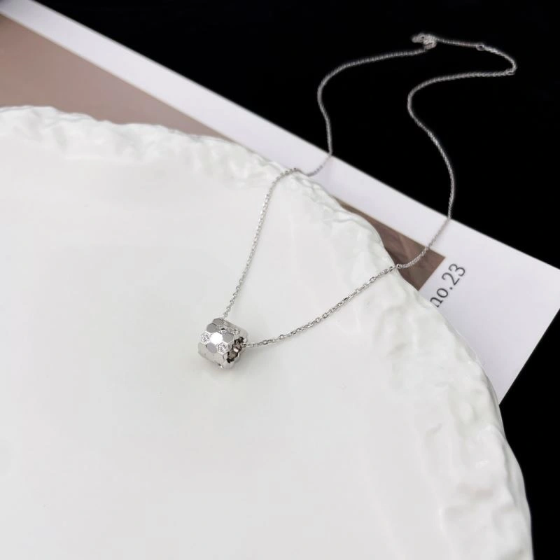 Breathable Chaumet Necklaces 213098