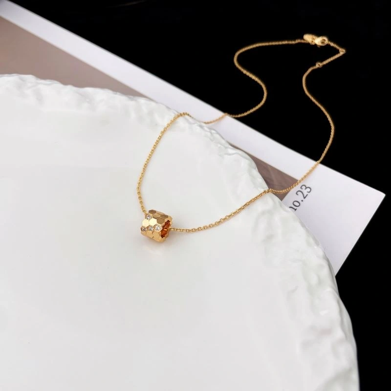 Breathable Chaumet Necklaces 213098
