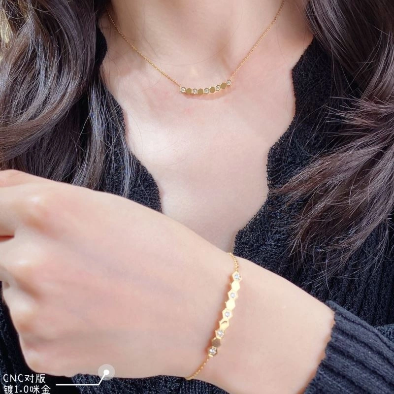 Attractive Chaumet Necklaces 212378