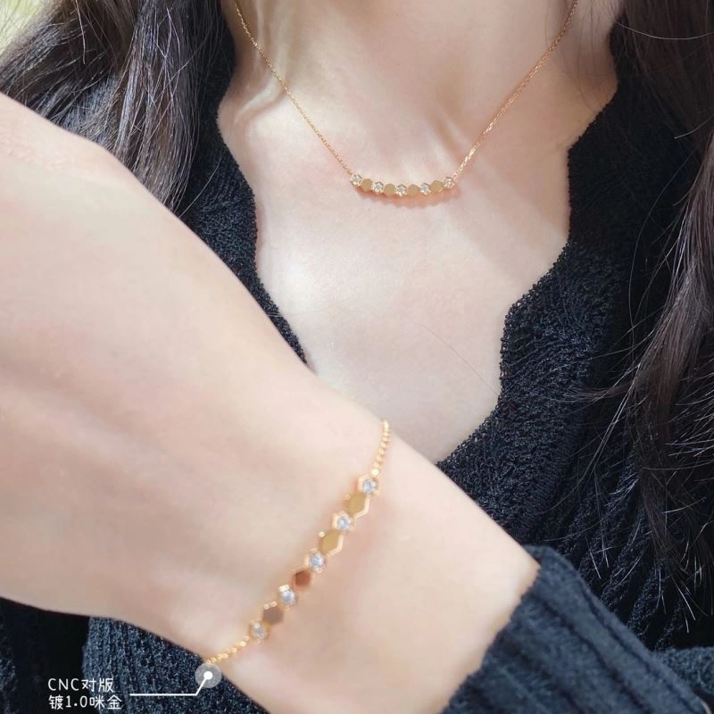 Attractive Chaumet Necklaces 212378