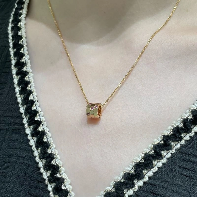 Tailored Chaumet Necklaces 212298