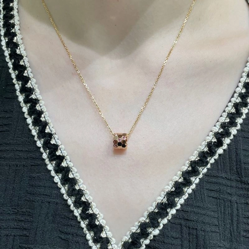 Tailored Chaumet Necklaces 212298
