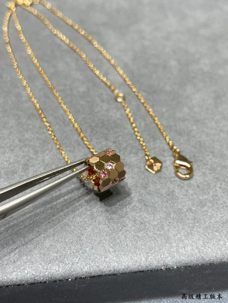 Tailored Chaumet Necklaces 212298
