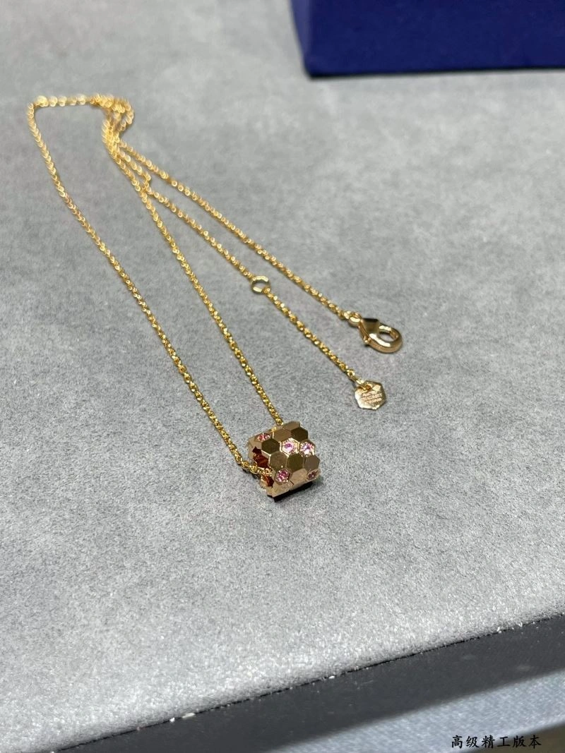 Tailored Chaumet Necklaces 212298