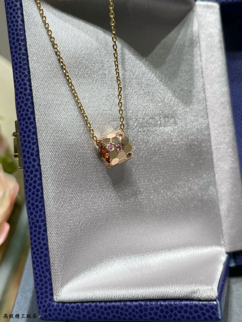 Tailored Chaumet Necklaces 212298