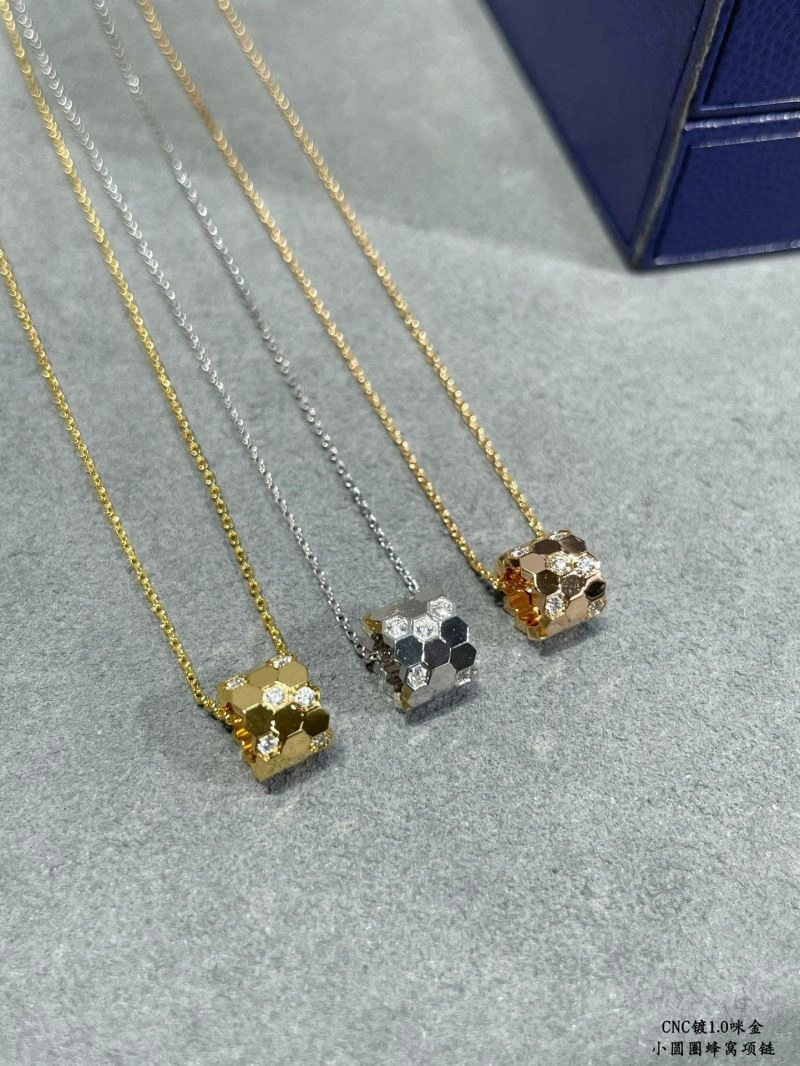 WrinkleFree Chaumet Necklaces 212383
