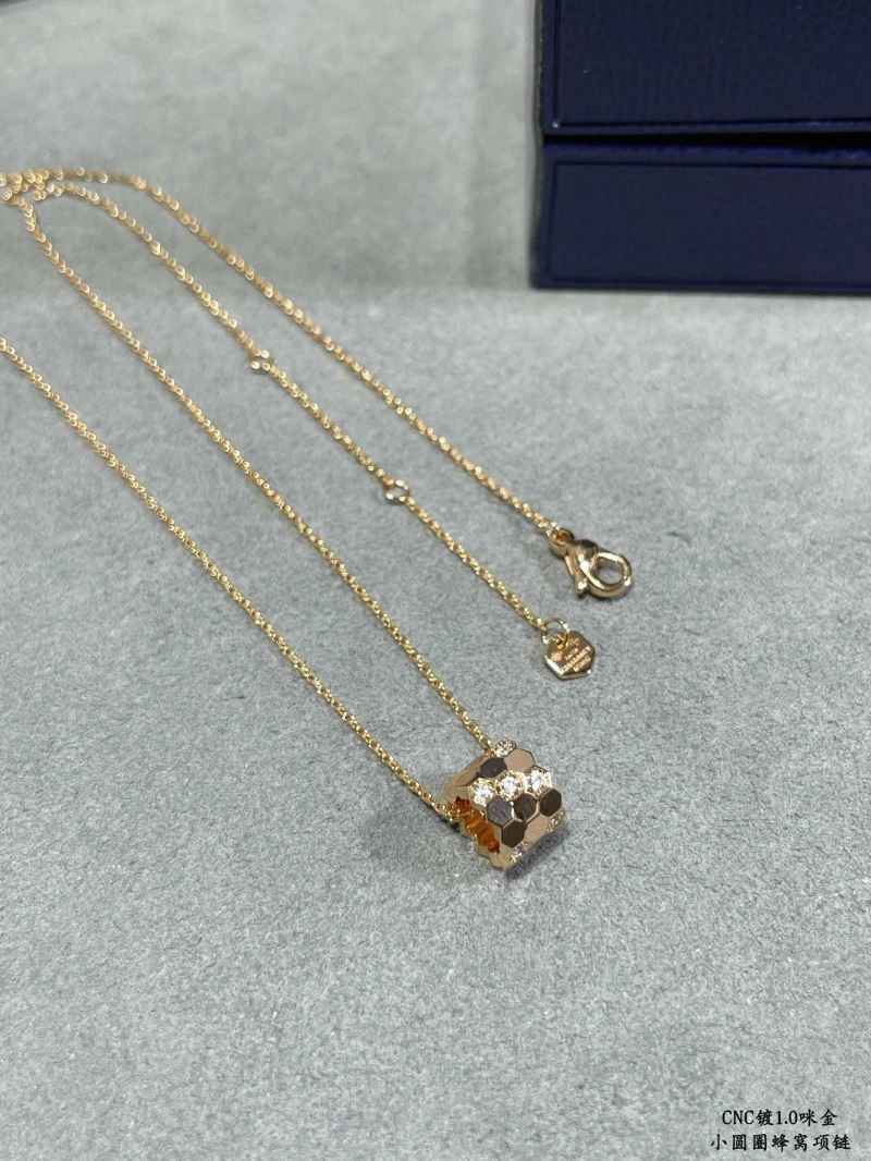 WrinkleFree Chaumet Necklaces 212383