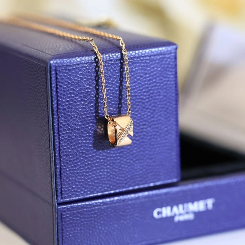 Lightweight Chaumet Necklaces 212304
