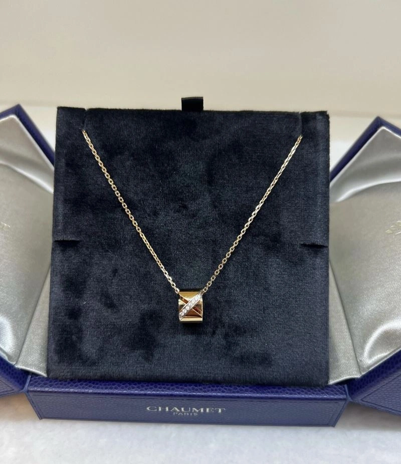 Lightweight Chaumet Necklaces 212304