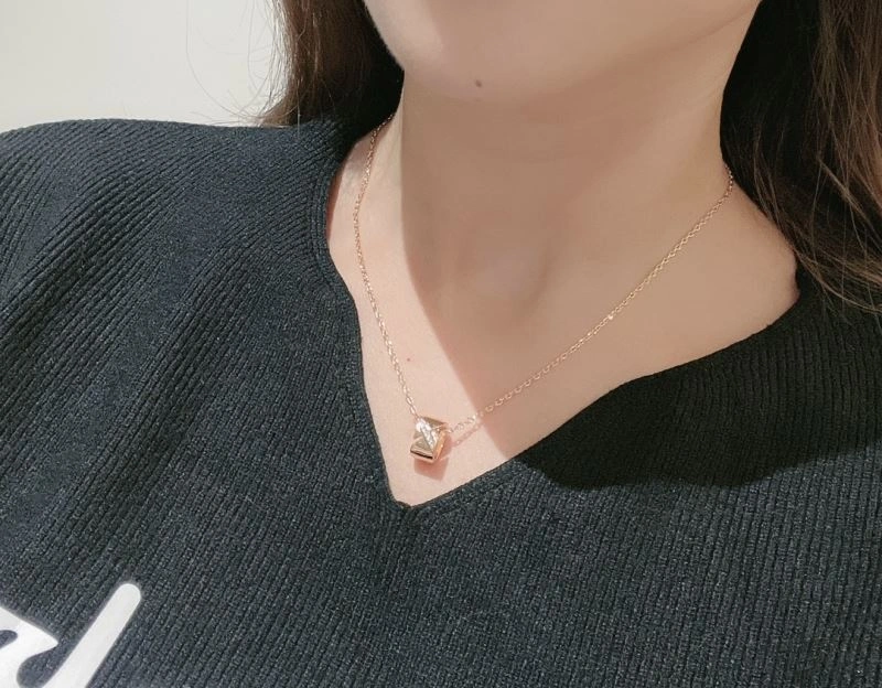 Lightweight Chaumet Necklaces 212304