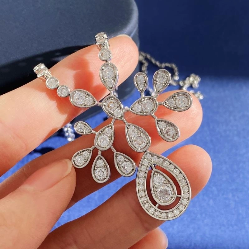 Chaumet Necklaces Unisex 212292