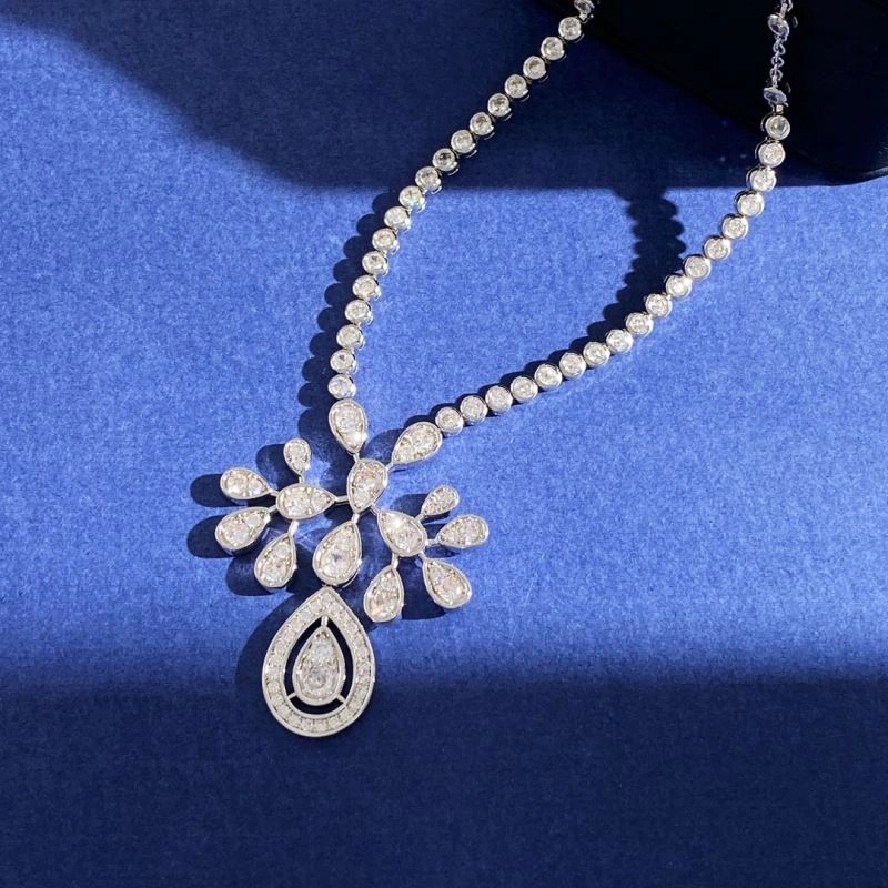 Chaumet Necklaces Unisex 212292