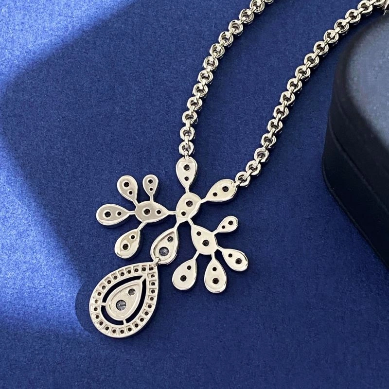 Chaumet Necklaces Unisex 212292