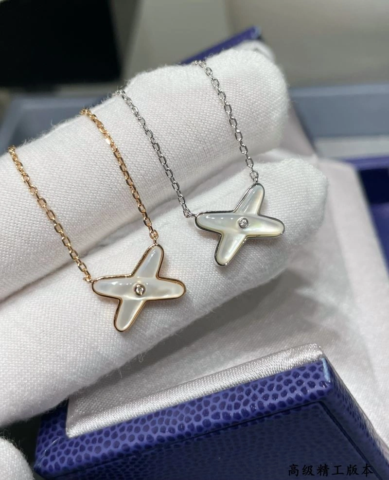 Seasonal Chaumet Necklaces 211393