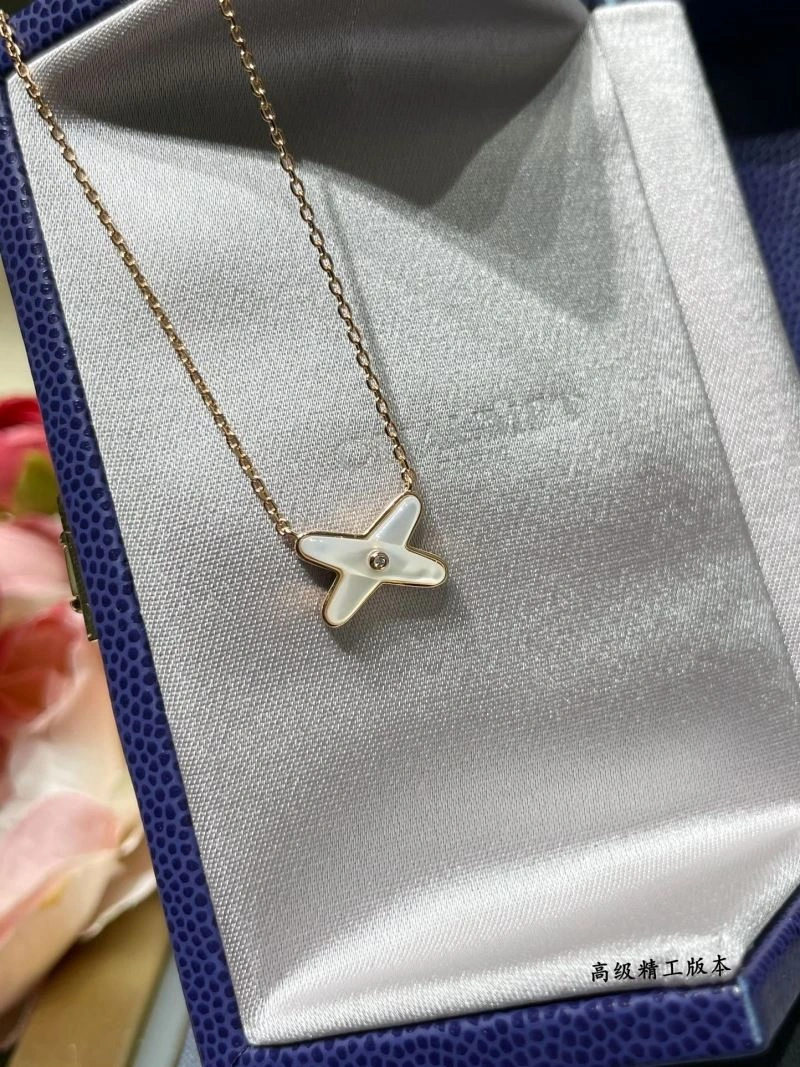 Seasonal Chaumet Necklaces 211393