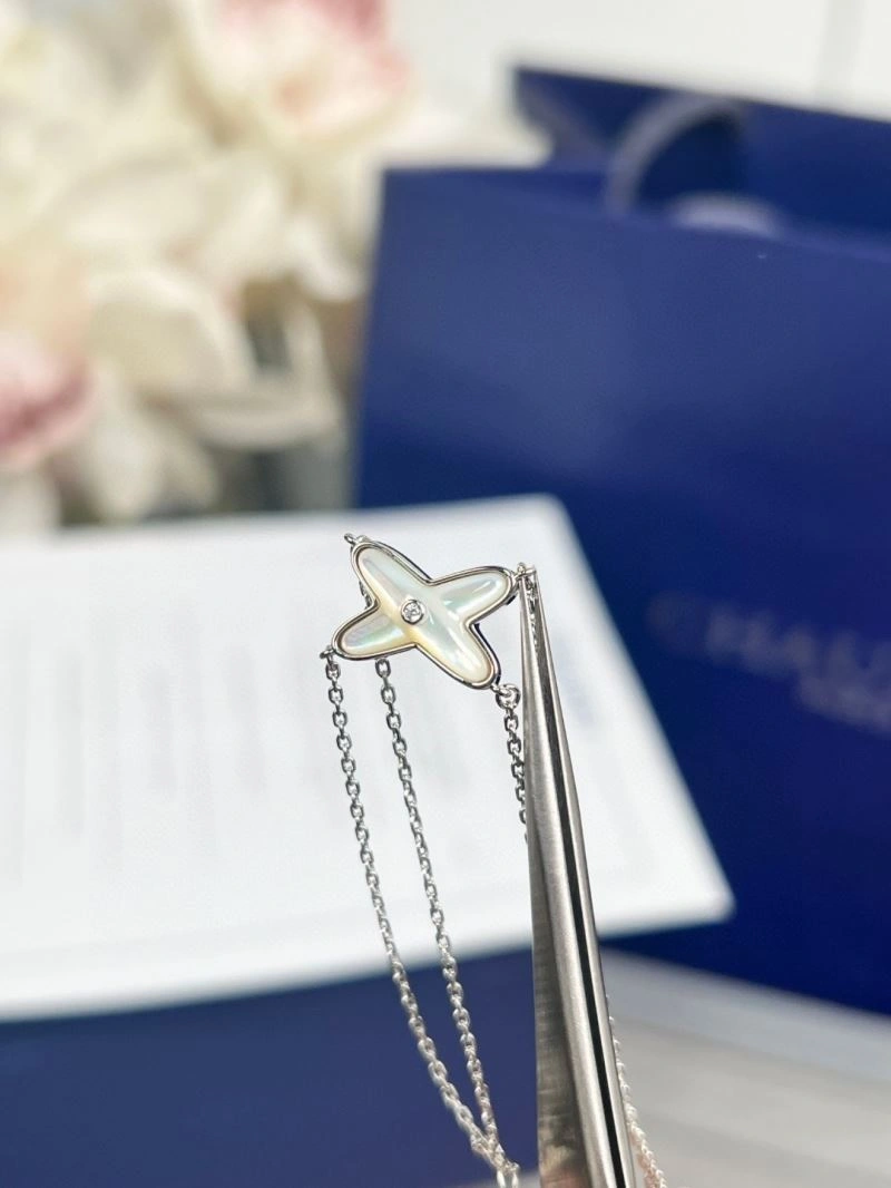 Chaumet Necklaces Versatile 211387