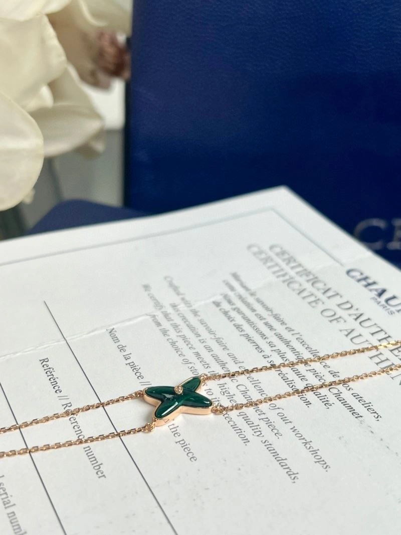 Chaumet Necklaces Modern 211386