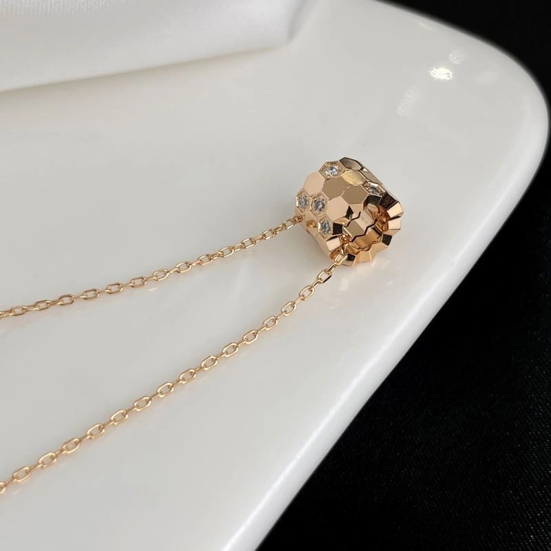 Chaumet Necklaces GoAnywhere 211380