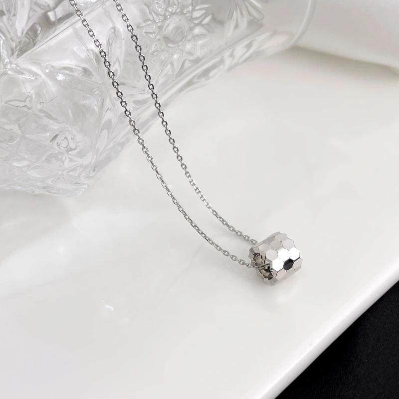 Sustainable Chaumet Necklaces 211379