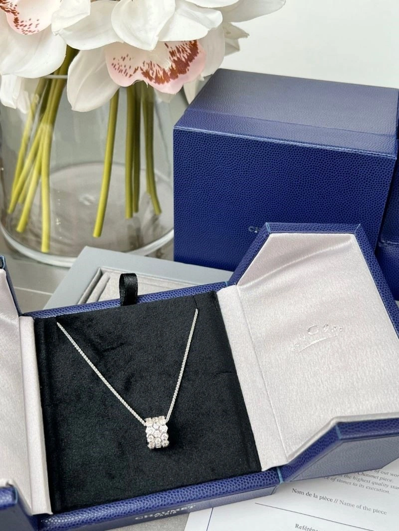 Chaumet Necklaces Minimalist 210853