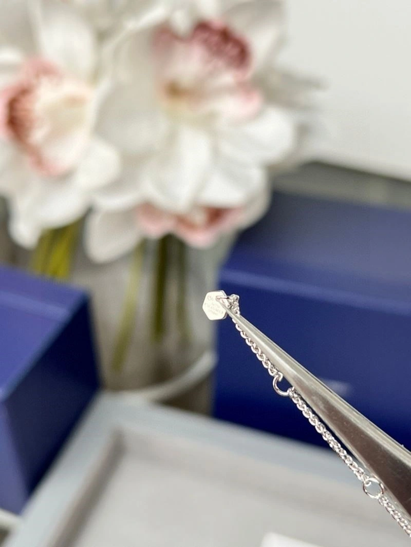 Chaumet Necklaces Minimalist 210853