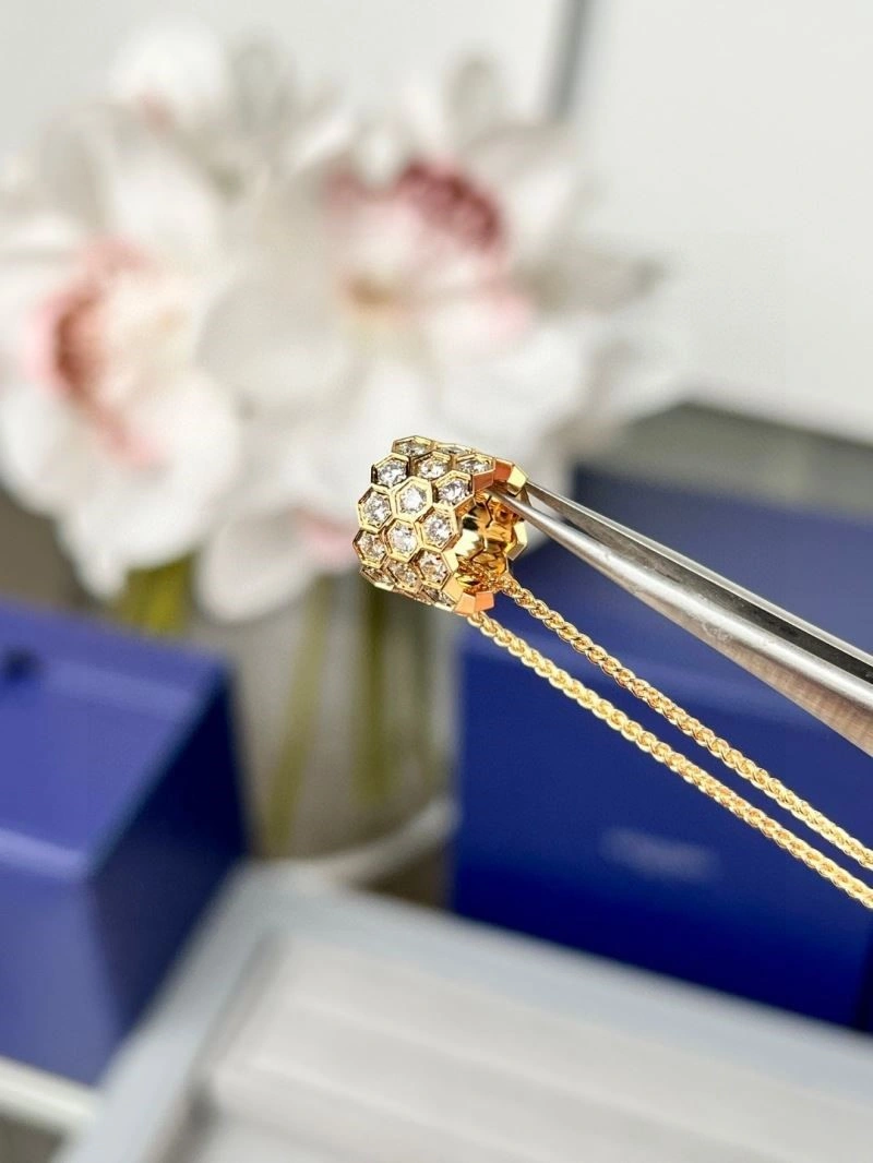 Timeless Chaumet Necklaces 210854