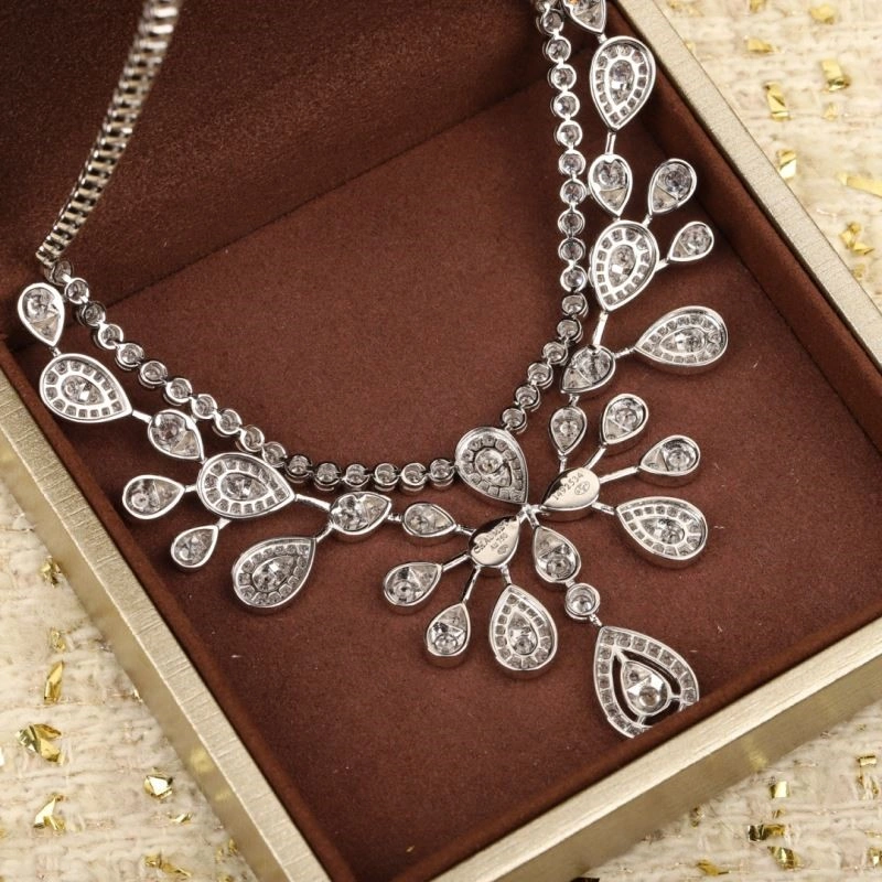 Chaumet Necklaces Sophisticated 210841