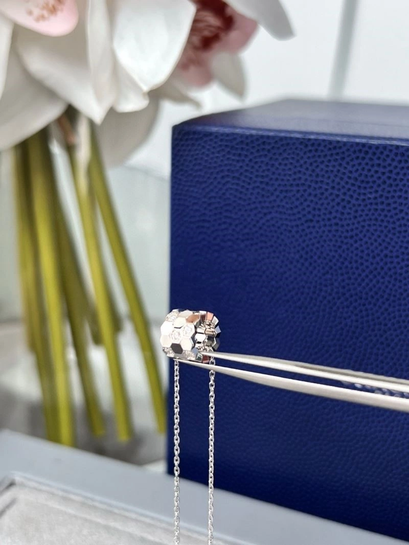 Casual Chaumet Necklaces 209988