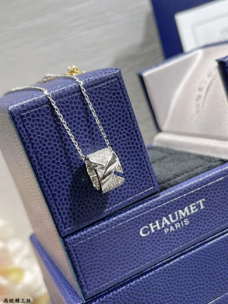 Sophisticated Chaumet Necklaces 209998