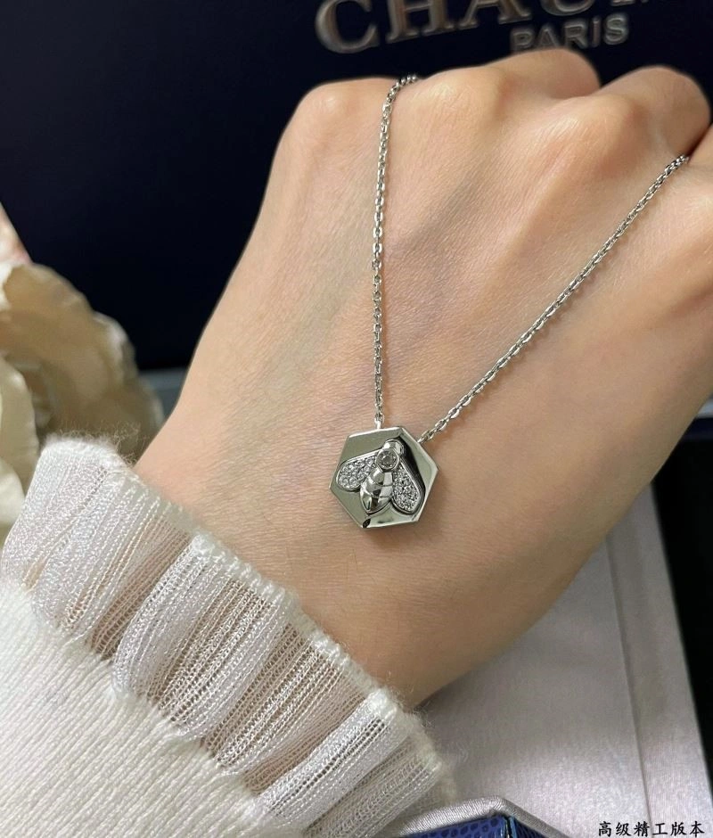 Chaumet Necklaces Snug 209979