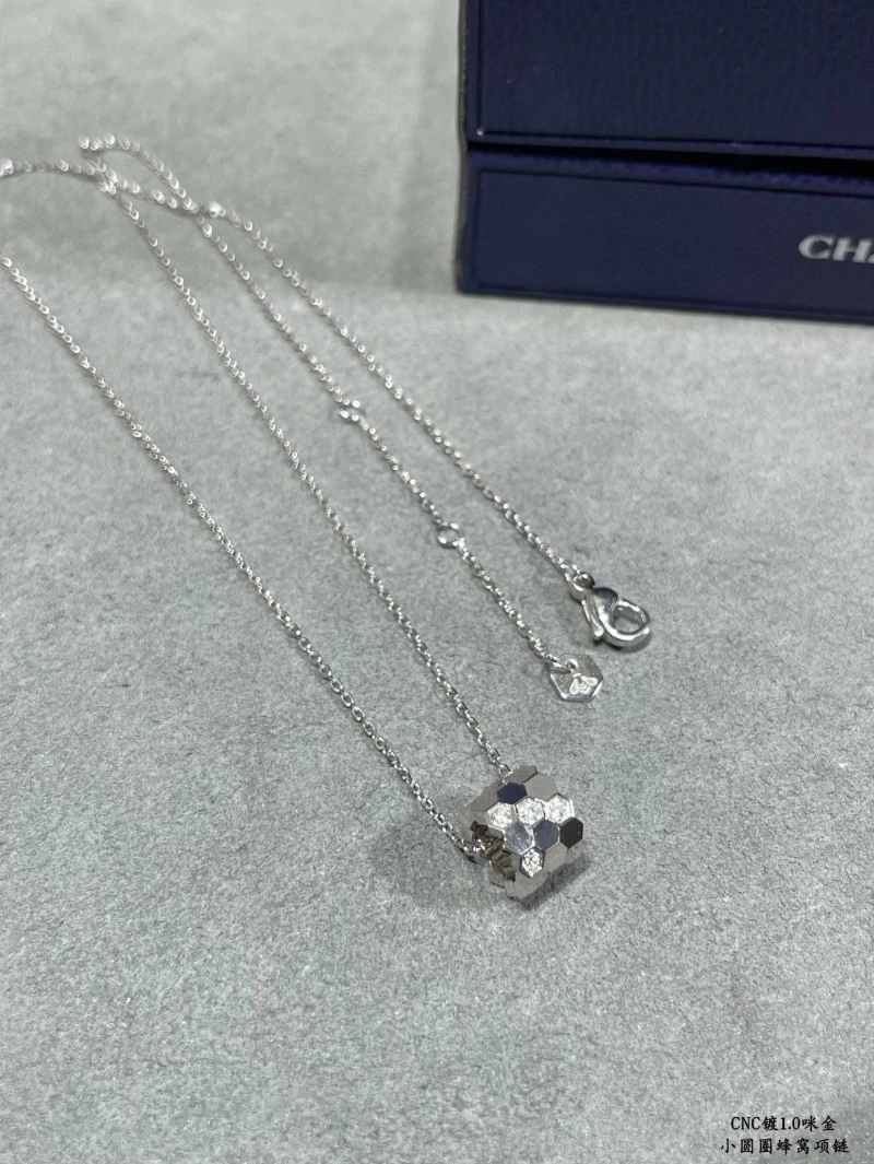 Chaumet Necklaces Effortless 209963