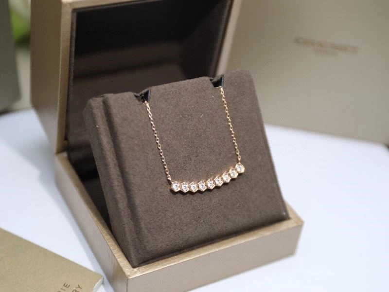 Practical Chaumet Necklaces 209980